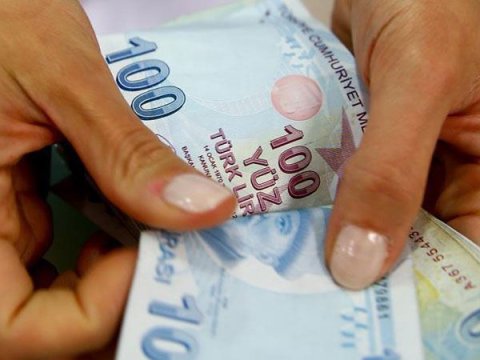 Lirə üzüaşağı gedir - Azərbaycanda türk malları ucuzlaşa bilər