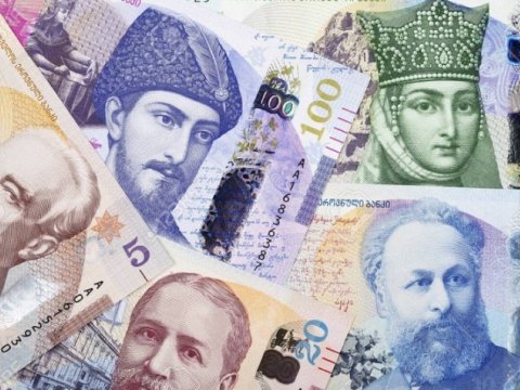 Gürcüstanda 1 manat 2 larini ötdü