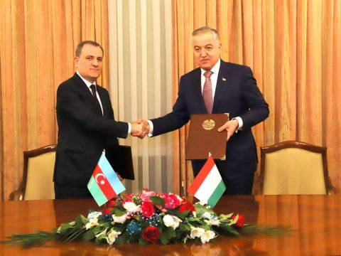 Ceyhun Bayramov tacikistanlı həmkarı ilə görüşdü - FOTO