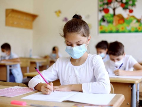 Bakıdakı 3 məktəbdə ənənəvi dərslər bərpa olundu