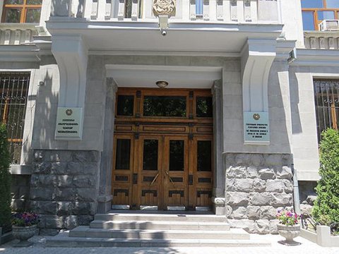 Ermənistan prezidentinin Böyük Britaniya vətəndaşı olması araşdırılır