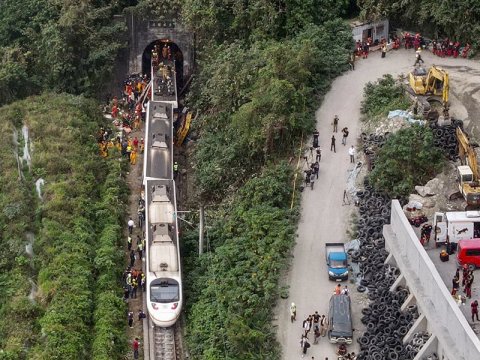 Dəhşətli qatar qəzası: 51 ölü, 146 yaralı