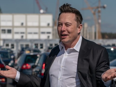 İş adamı 1 gündə 6 milyard dollar QAZANDI