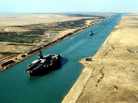 Süveyş kanalı ilə hərəkət məhdudlaşdırlıb