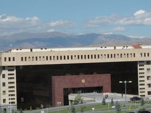 Ermənistanın Baş Qərargah rəisinin biabırçı QAÇIŞI