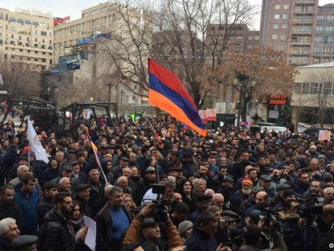 Ermənistan əhalisi sürətlə QOCALIR