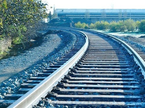 Bakıda gənc oğlanı qatarın vurması ilə bağlı cinayət işi açıldı