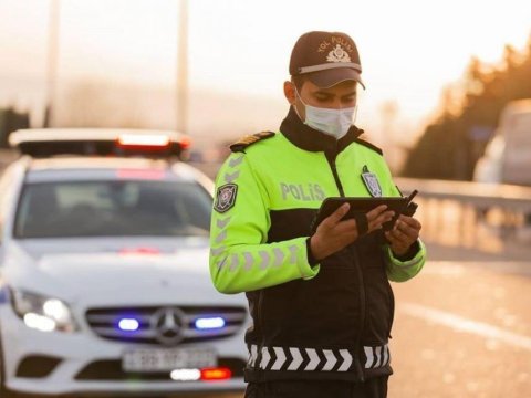 Polis şəhərdə maarifləndirmə tədbirləri aparır