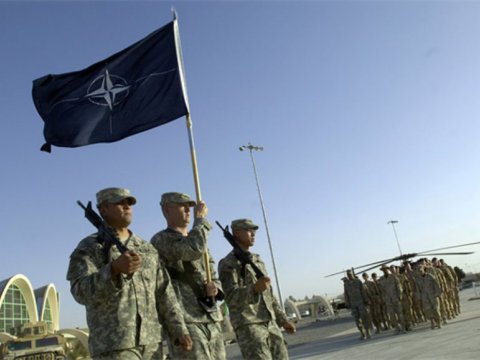 NATO qoşunlarını Əfqanıstandan vaxtından əvvəl çıxarmağa başladı