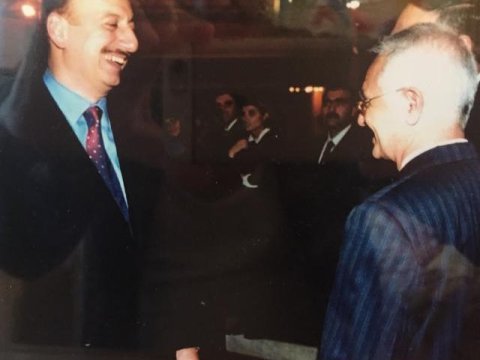 Diplomatın sirləri - Xomeyninin üzük bağışladığı, Özalın dostluq etdiyi, adı “Ginnesin Rekordlar Kitabı”na düşən azərbaycanlı SƏFİR - FOTOLAR 