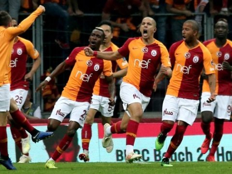 “Qalatasaray”da koronavirus şoku