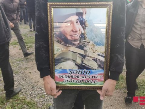 Şəhid hərbçimizlə vida mərasimi keçirilir - FOTO