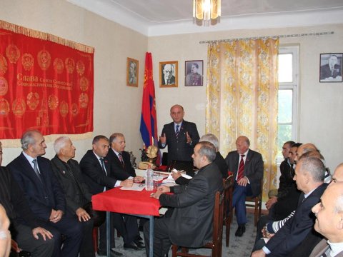 Azərbaycanın süqutunu bayram edən azərbaycanlılar