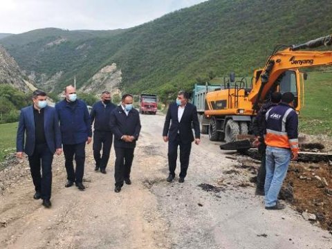 İcra başçısı yolun tikintisi ilə tanış olub