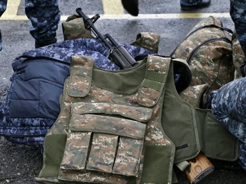 Gürcüstan Rusiyadan Ermənistana aparılan hərbi yükləri ərazisindən BURAXMADI