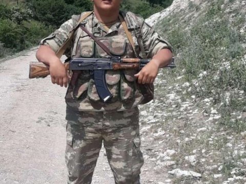 Kim daha çox sevirsə, hər gün yazsın