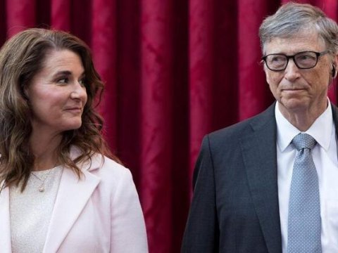 Bill Qeyts arvadından boşanır  