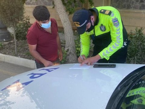 Qaydaları pozan piyadalar cərimələndi