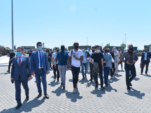 Əcnəbi tələbələr Hərbi Qənimətlər Parkında - FOTOLAR