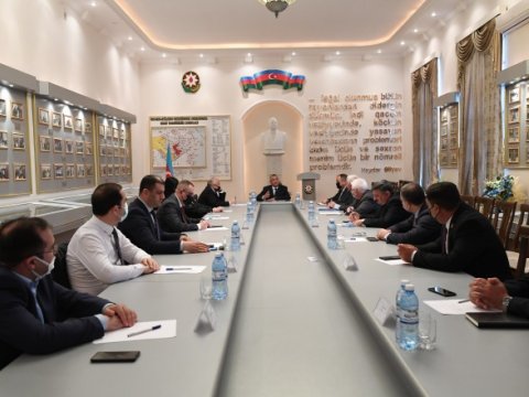 Rövşən Rzayev İctimai Şuranın yeni üzvləri ilə görüşdü