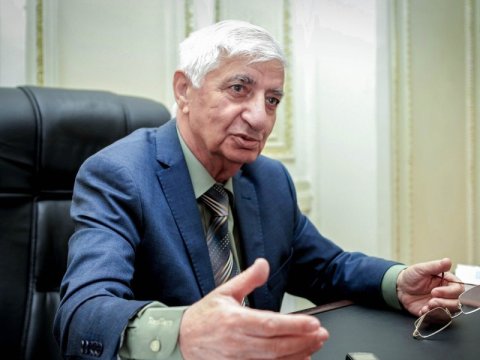 Xalq şairi Fikrət Qoca vəfat etdi