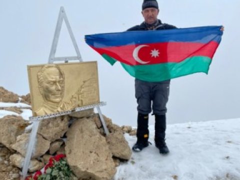 Heydər Əliyevin xatirəsi onun adını daşıyan zirvədə anıldı - FOTOLAR