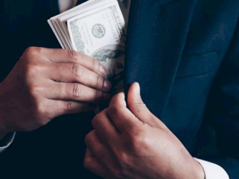 Rüşvət alan gömrükçünün işi Korrupsiya İdarəsinə göndərildi