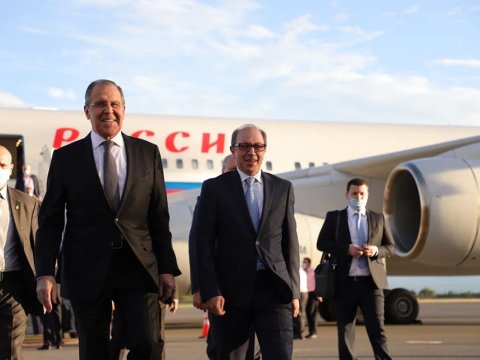 Lavrov İrəvana gəldi - FOTO
