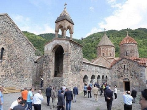 Sülhməramlılar 30 ermənini Kəlbəcərə APARDI