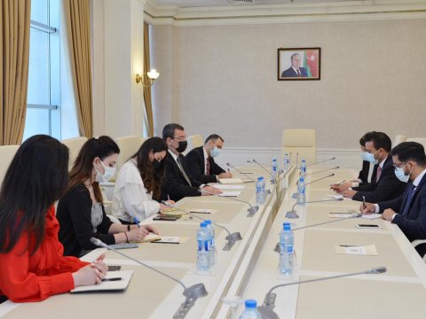 Milli Məclisdə görüş - FOTO