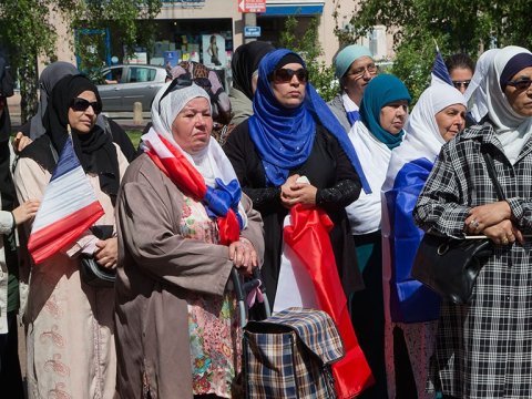 Fransada müsəlman qadınlar etiraz etdilər: “hicaba toxunmayın”