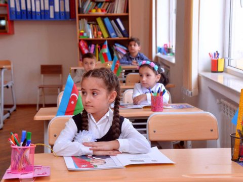 Təhsil naziri ibtidai sinifdə oxuyanlar üçün ən yaxşı məktəbləri göstərdi