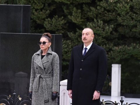 Prezident və birinci xanım Heydər Əliyevin məzarını ziyarət etdilər