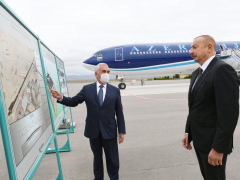 Naxçıvan Beynəlxalq Hava Limanının yeni uçuş-enmə zolağının təqdimatı oldu - FOTOLAR