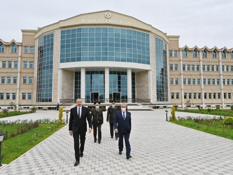 Prezident Naxçıvan Qarnizonu Mərkəzi Hospitalının açılışında - FOTOLAR