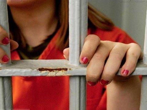 Bakıda oğurluq edən bacılar saxlanıldı