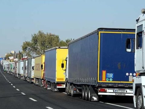 Azərbaycan vasitəsilə 10 milyon tondan artıq yük daşınıb