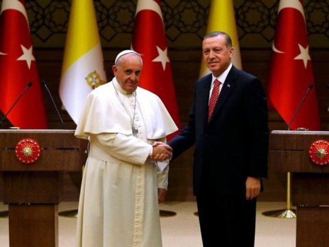 Ərdoğan Roma Papası ilə İsrail-Fələstin müharibəsini müzakirə etdi