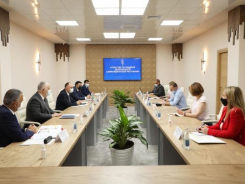 Azərbaycanla Rusiya pomidor qadağasını müzakirə etdi
