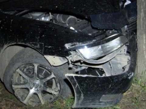 Bakıda avtomobil divara çırpıldı - ölən var