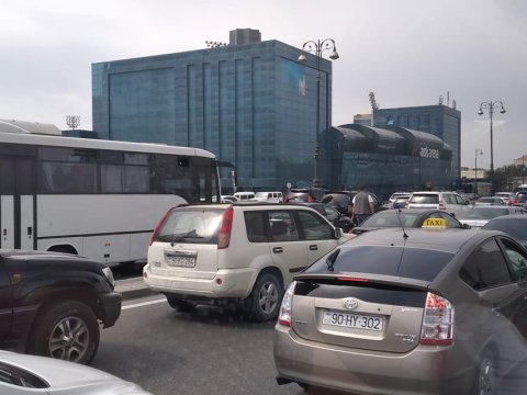 Bakıda tıxaca səbəb olan dəyişiklik aradan qaldırıldı - RƏSMİ  