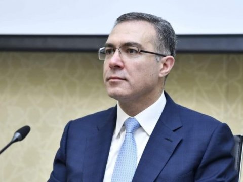 Prezidentin köməkçisi COVİD-19 pasportunu paylaşdı - FOTO