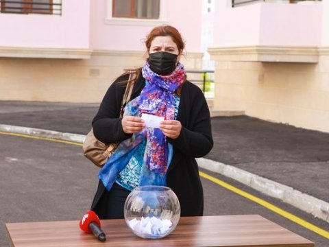 Daha 40 şəhid ailəsi və Qarabağ qazisinə mənzil verildi - FOTOLAR