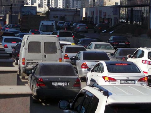 Bakıdakı dəhşətli tıxacların səbəbi AÇIQLANDI