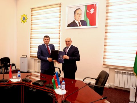 Gömrük Akademiyası da Türkiyə universiteti ilə memorandum imzaladı