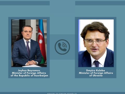 Ceyhun Bayramov ukraynalı həmkarı ilə telefonla danışdı