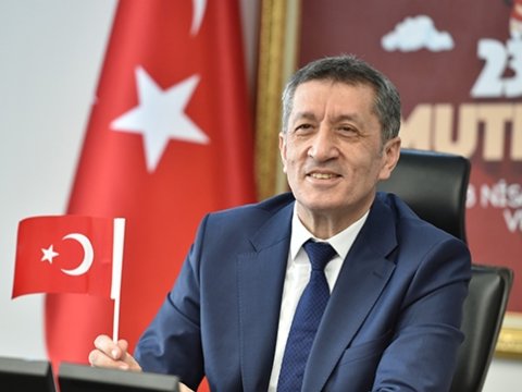 Türkiyənin təhsil naziri Hərbi Qənimətlər Parkında - FOTO
