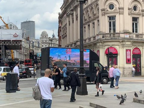 Londonda diqqəti cəlb edən Respublika Günü aksiyası