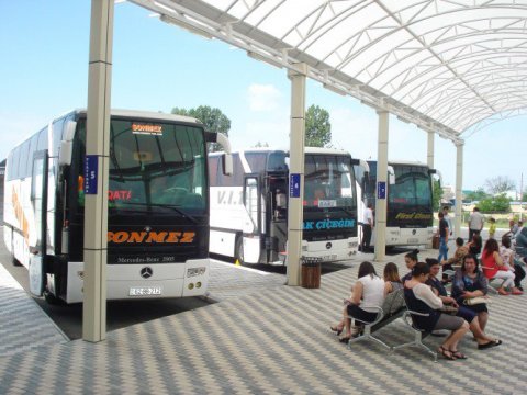 Ölkədaxili yerüstü və hava nəqliyyatı ilə sərnişindaşıma bərpa olunur