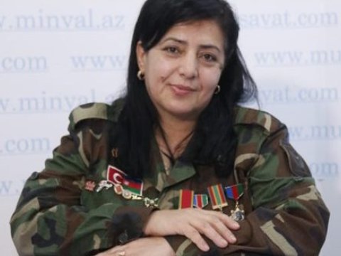 Deputat qazi xanıma kömək etməyə ÇAĞIRDI